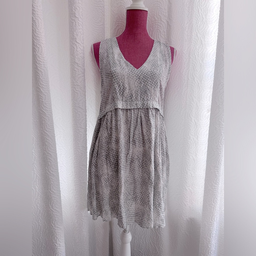 Forever 21 Light Weight Gray/White, Silver, Animal Print Women’s Dress, size m